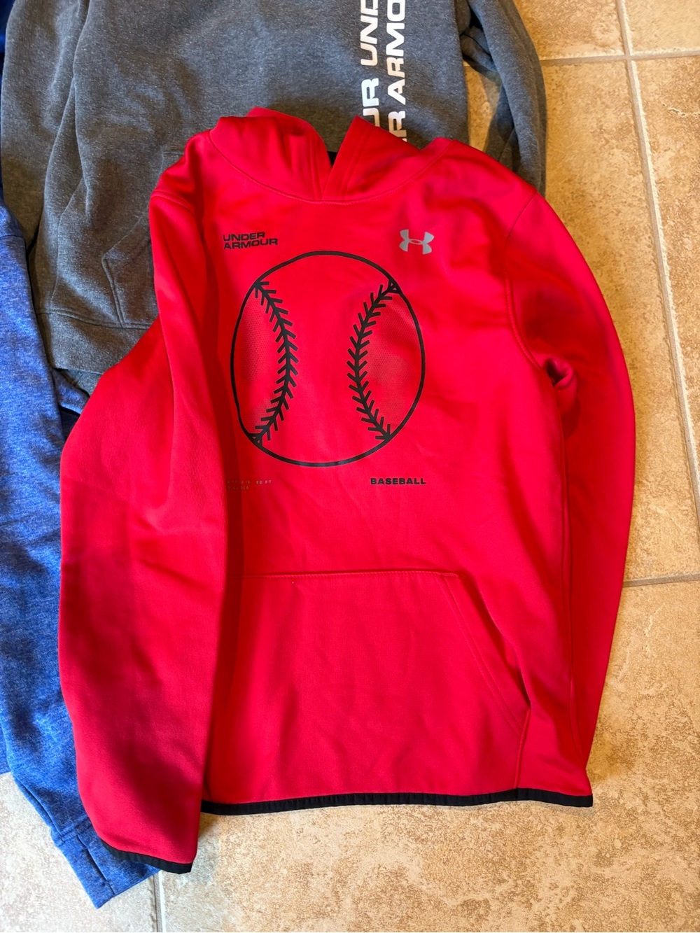 LOT of Under Armour Red Blue and grey and puma sweatshirts BOY Large